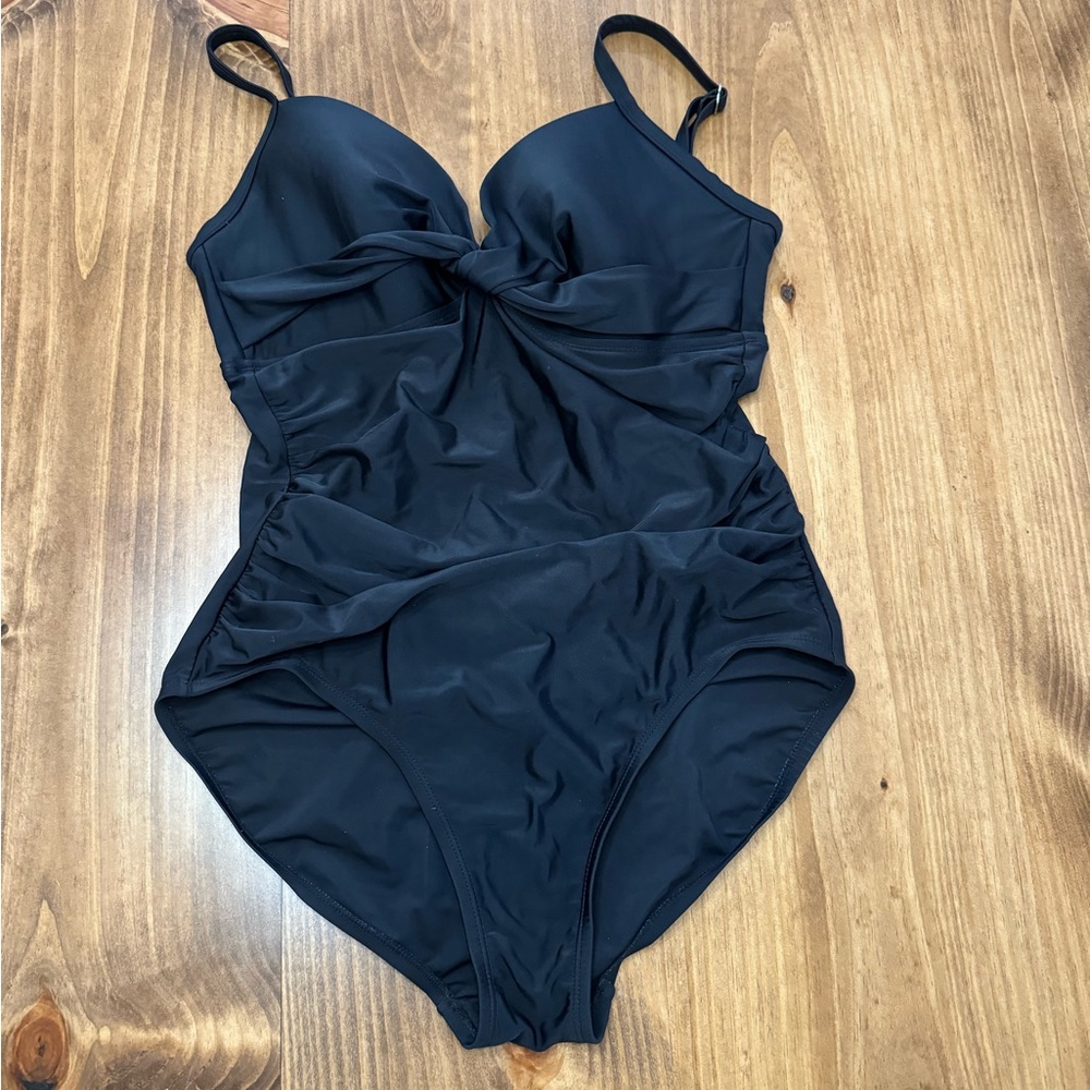 Women’s Merona black swimsuit size XL